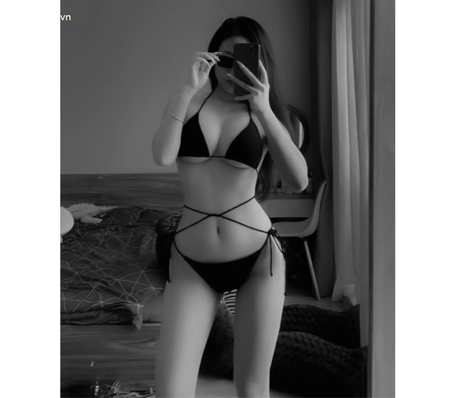 Mặc chiếc áo bé xíu, cô giáo hot girl làm người nhìn ngẩn ngơ bởi thềm ngực lấp ló-188-4