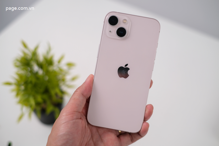 Ảnh thực tế iPhone 13 màu hồng-190-1
