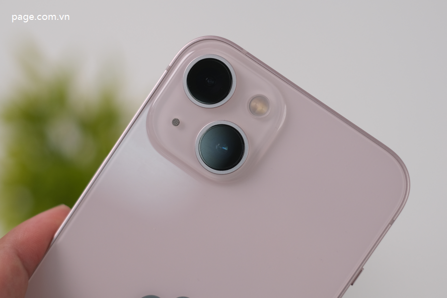 Ảnh thực tế iPhone 13 màu hồng-190-1