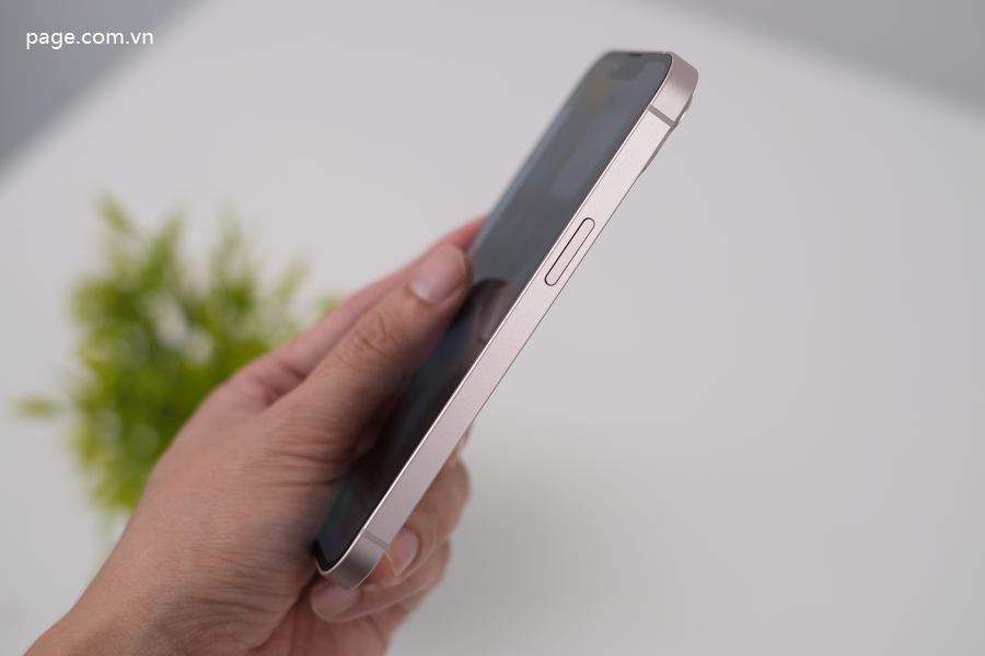 Ảnh thực tế iPhone 13 màu hồng-190-1