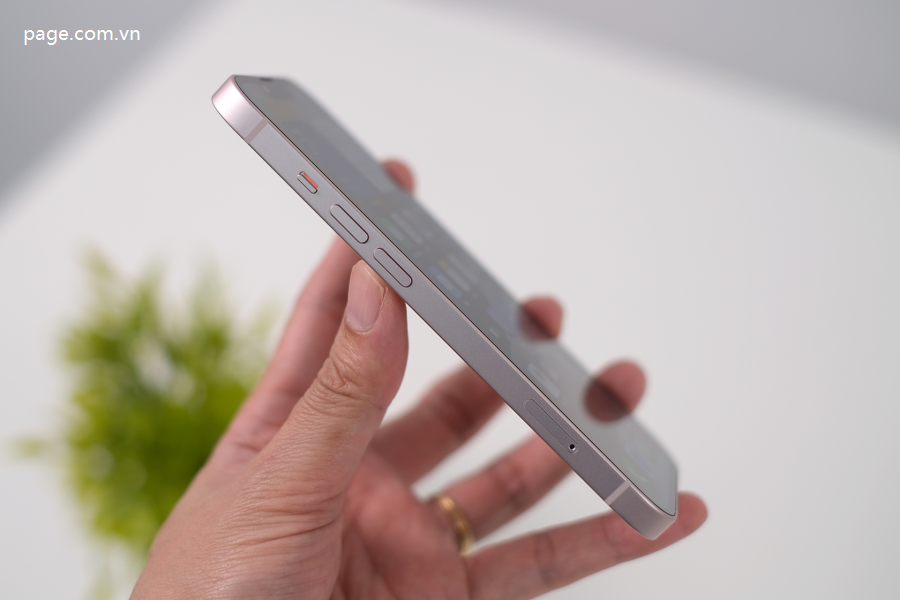Ảnh thực tế iPhone 13 màu hồng-190-2