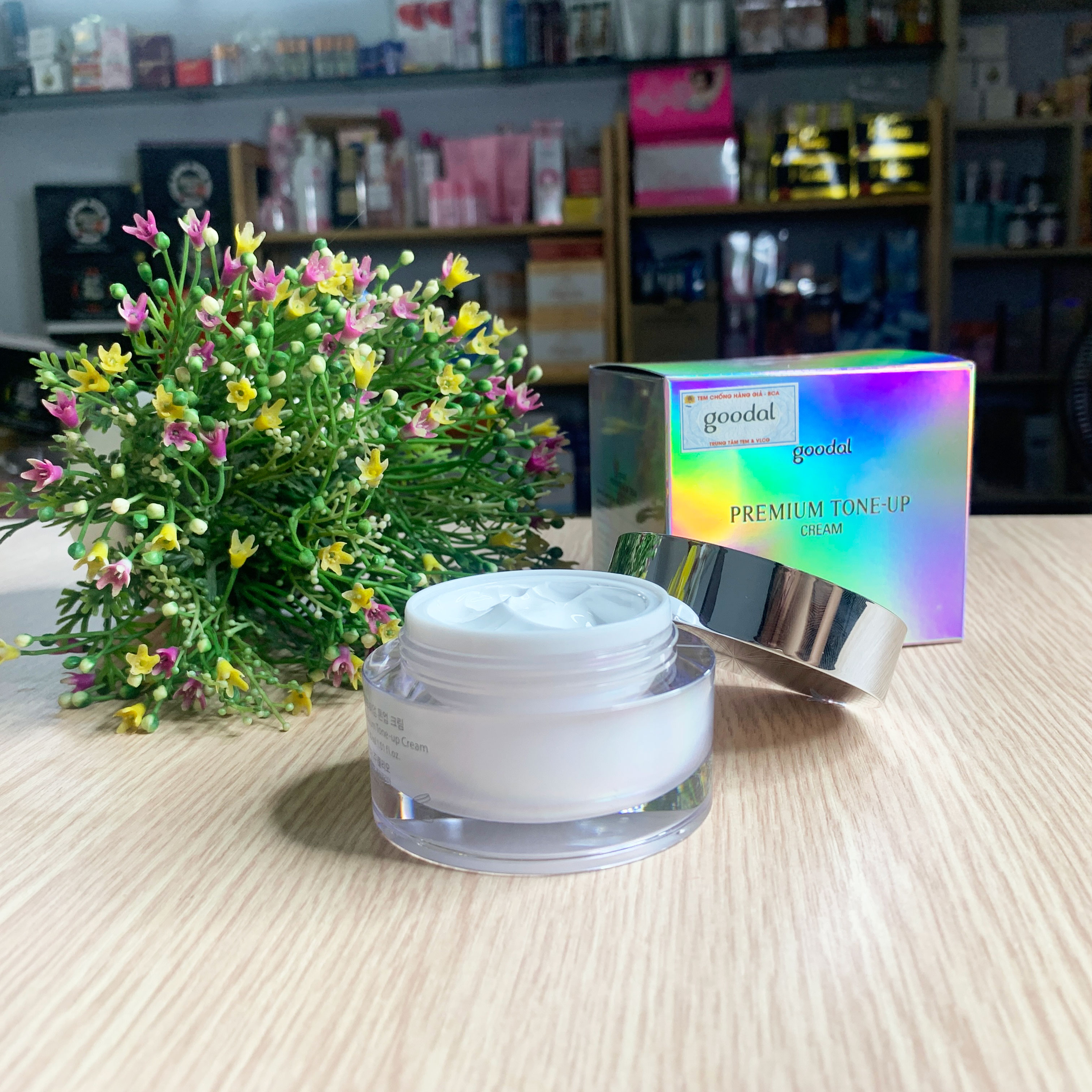 Kem Ốc Sên Dưỡng Trắng Goodal Premium Snail Tone Up Cream-1