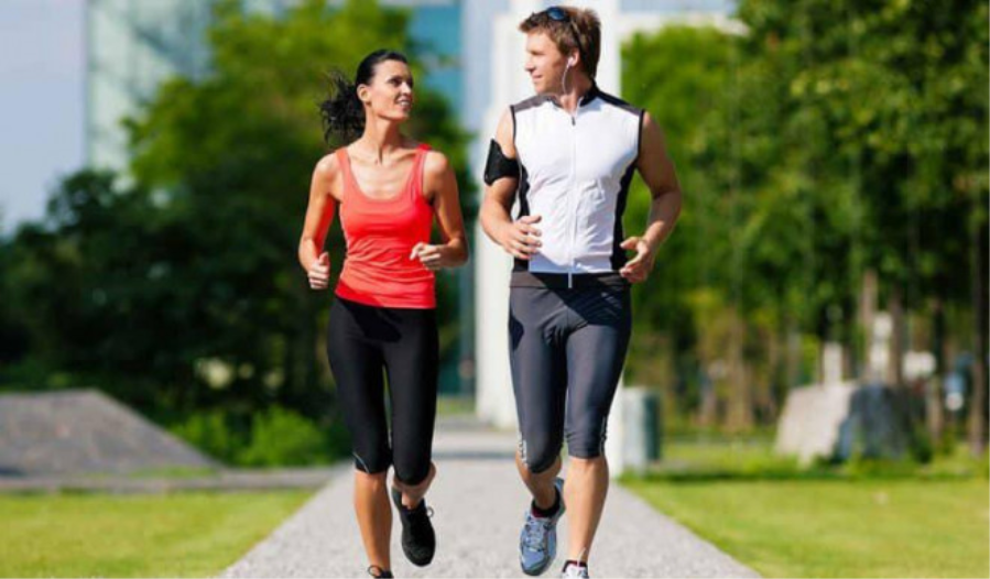 Sau tiêm vắc-xin COVID-19 có kiêng quan hệ tình dục không?