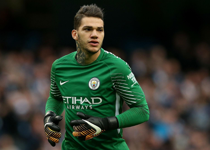 Thủ thành Ederson rời Man City vì đồng tiền ?