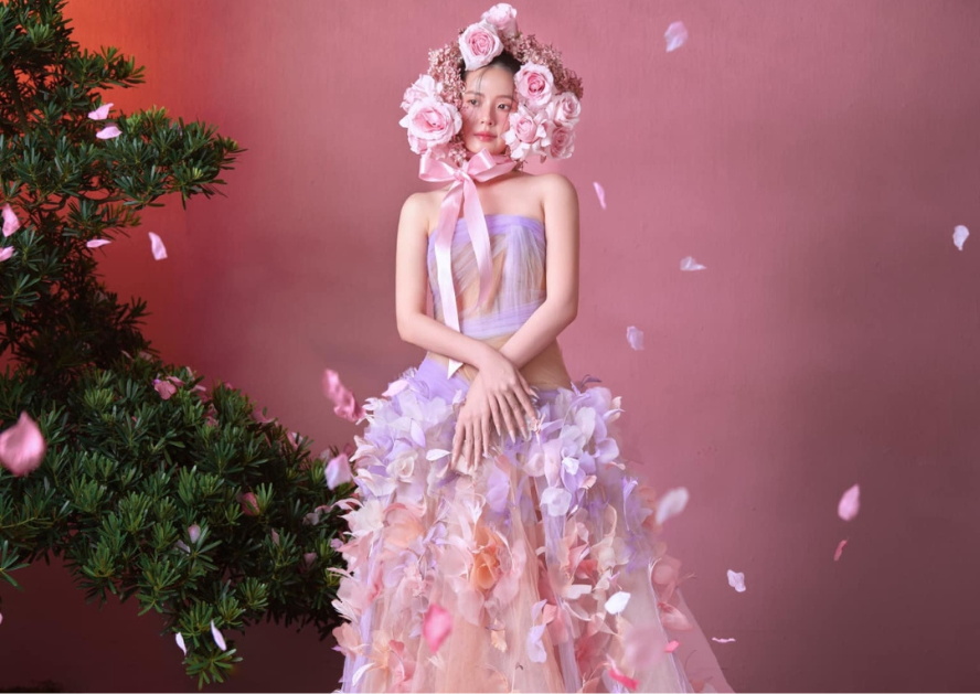Trang phục ăn gian tuổi của Midu