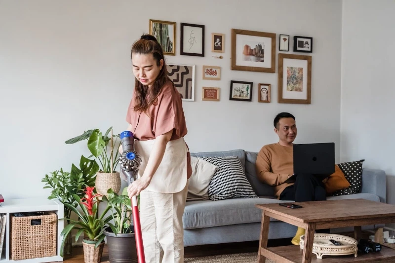 Gánh Nặng Khi Sống Cùng Người 'sao Cũng Được'