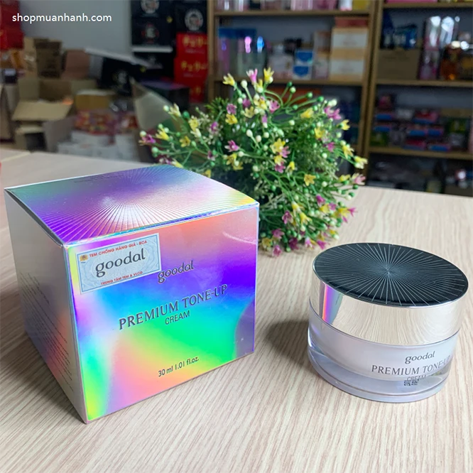Kem Ốc Sên Dưỡng Trắng Goodal Premium Snail Tone Up Cream