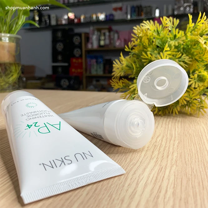 Kem Đánh Trắng Răng AP24 Whiteing Flouride Toothpaste