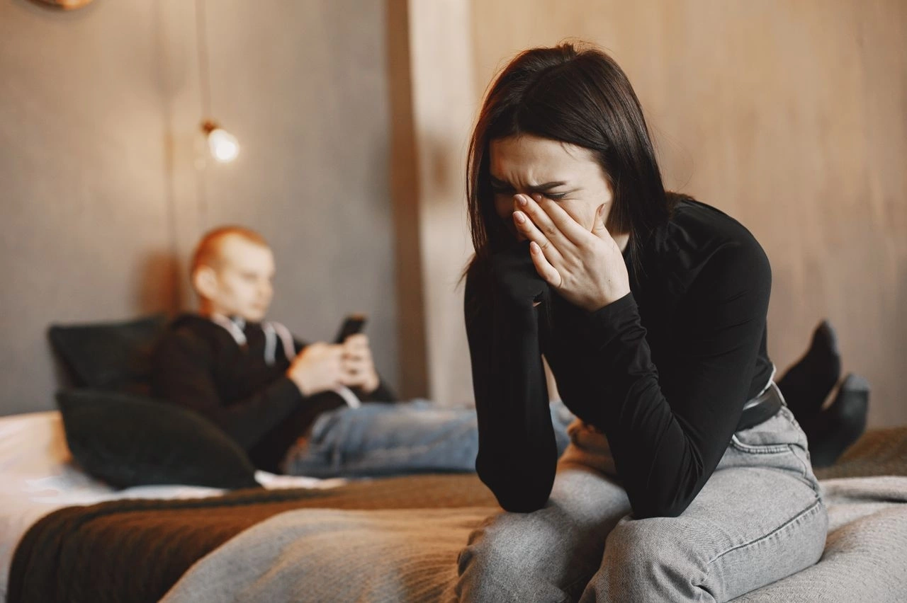 7 Cảm Giác Báo Hiệu Bạn Yêu Sai Người
