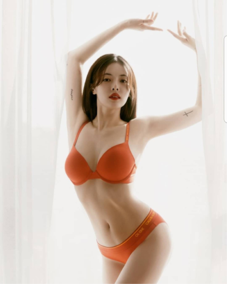 'Bom sex' HyunA khoe ba vòng-3